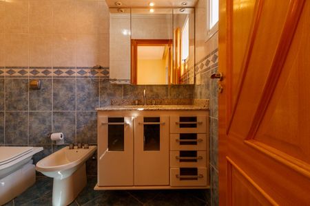Casa para alugar com 492m², 5 quartos e 7 vagas Casa para alugar com 492m², 5 quartos e 7 vagasBanheiro da Suíte 3