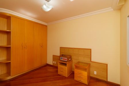 Casa para alugar com 492m², 5 quartos e 7 vagas Casa para alugar com 492m², 5 quartos e 7 vagasSuíte