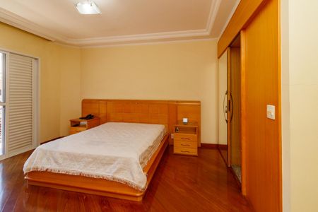 Casa para alugar com 492m², 5 quartos e 7 vagas Casa para alugar com 492m², 5 quartos e 7 vagasSuíte 4