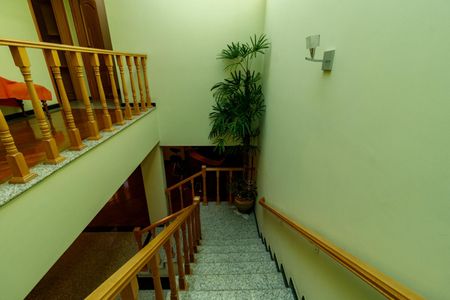 Casa para alugar com 492m², 5 quartos e 7 vagas Casa para alugar com 492m², 5 quartos e 7 vagasCorredor dos quartos