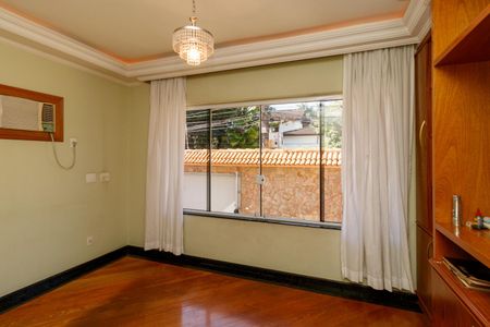 Casa para alugar com 492m², 5 quartos e 7 vagas Casa para alugar com 492m², 5 quartos e 7 vagasEscritório