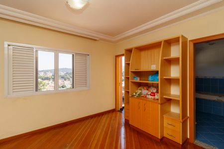 Casa para alugar com 492m², 5 quartos e 7 vagas Casa para alugar com 492m², 5 quartos e 7 vagasSuíte 2