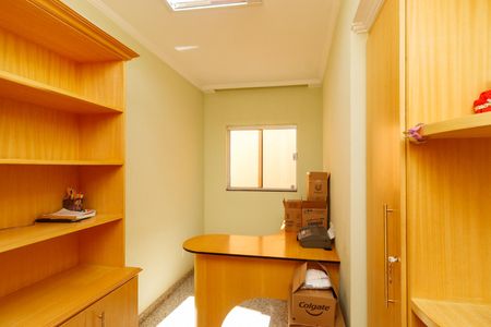 Casa para alugar com 492m², 5 quartos e 7 vagas Casa para alugar com 492m², 5 quartos e 7 vagasEscritório 2