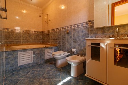 Casa para alugar com 492m², 5 quartos e 7 vagas Casa para alugar com 492m², 5 quartos e 7 vagasBanheiro da Suíte 3