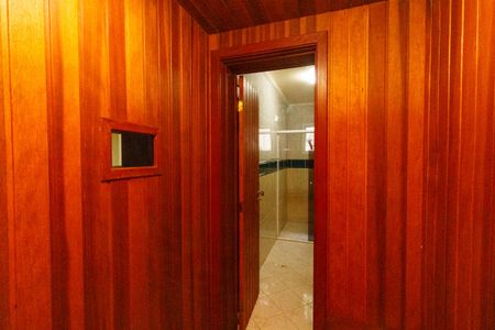 Casa para alugar com 492m², 5 quartos e 7 vagas Casa para alugar com 492m², 5 quartos e 7 vagasBanheiro e Sauna