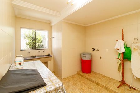 Casa para alugar com 492m², 5 quartos e 7 vagas Casa para alugar com 492m², 5 quartos e 7 vagasLavanderia