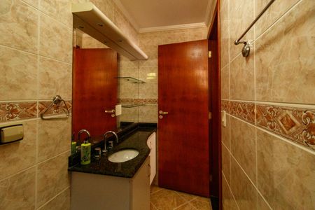 Casa para alugar com 492m², 5 quartos e 7 vagas Casa para alugar com 492m², 5 quartos e 7 vagasBanheiro de Serviço