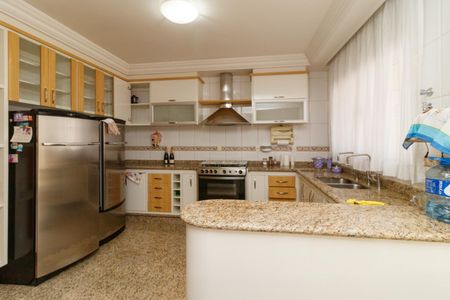 Casa para alugar com 492m², 5 quartos e 7 vagas Casa para alugar com 492m², 5 quartos e 7 vagasCozinha