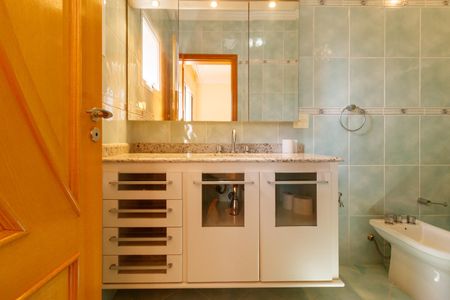 Casa para alugar com 492m², 5 quartos e 7 vagas Casa para alugar com 492m², 5 quartos e 7 vagasBanheiro da Suíte
