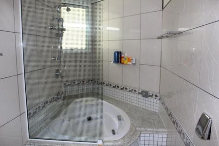 Casa de condomínio para alugar com 409m², 4 quartos e 3 vagas