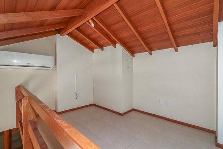 Apartamento à venda com 241m², 3 quartos e 2 vagasMezanino