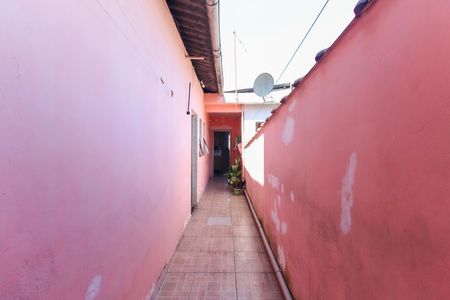 Casa para alugar com 105m², 2 quartos e 2 vagasCorredor Externo