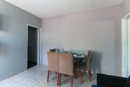 Casa para alugar com 105m², 2 quartos e 2 vagasSala