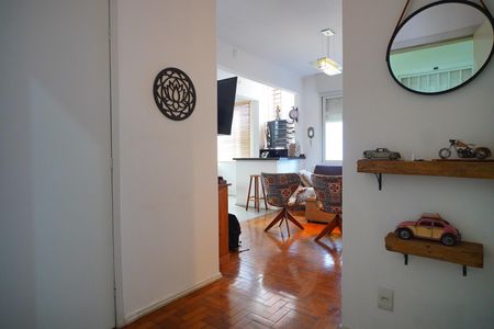 Hall de ap de apartamento para alugar com 2 quartos, 70m² em Auxiliadora, Porto Alegre