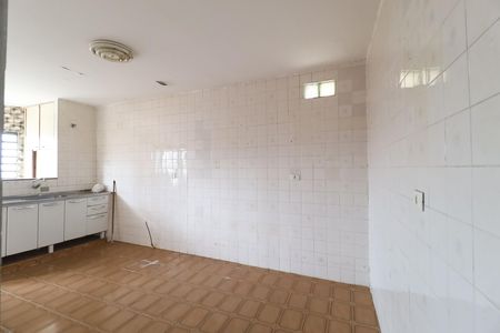 Casa à venda com 125m², 2 quartos e 3 vagas Casa à venda com 125m², 2 quartos e 3 vagasCozinha
