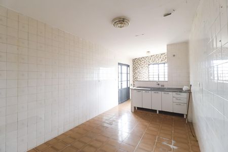 Casa à venda com 125m², 2 quartos e 3 vagas Casa à venda com 125m², 2 quartos e 3 vagasCozinha