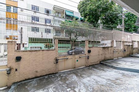 Apartamento à venda com 80m², 2 quartos e 1 vagaÁrea comum - Portão automático da garagem