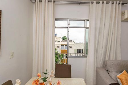 Apartamento à venda com 80m², 2 quartos e 1 vagaSala