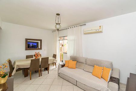 Apartamento à venda com 80m², 2 quartos e 1 vagaSala