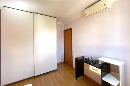 Apartamento para alugar com 107m², 3 quartos e 2 vagasQuarto 2