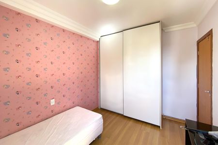 Apartamento para alugar com 107m², 3 quartos e 2 vagasQuarto 2