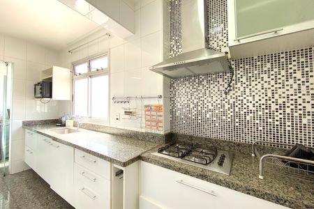 Apartamento para alugar com 107m², 3 quartos e 2 vagasCozinha