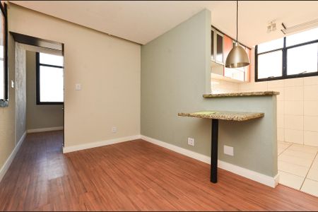Sala  de apartamento para alugar com 1 quarto, 50m² em Colégio Batista, Belo Horizonte
