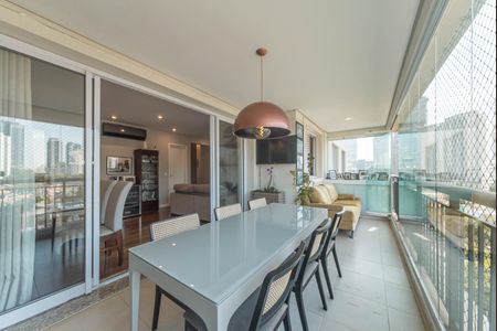 Apartamento à venda com 117m², 3 quartos e 2 vagasVaranda