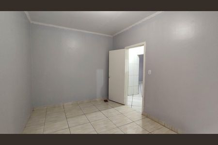 Quarto 2 de casa para alugar com 3 quartos, 120m² em Vila Carmosina, São Paulo