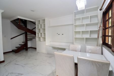 Sala de casa de condomínio para alugar com 3 quartos, 150m² em Praia do Flamengo, Salvador