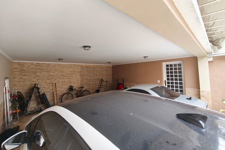 Casa para alugar com 310m², 3 quartos e 4 vagas Casa para alugar com 310m², 3 quartos e 4 vagasQuintal - Garagem
