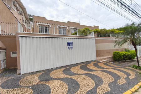 Casa para alugar com 310m², 3 quartos e 4 vagas Casa para alugar com 310m², 3 quartos e 4 vagasFachada