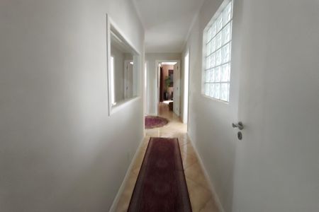 Casa para alugar com 310m², 3 quartos e 4 vagas Casa para alugar com 310m², 3 quartos e 4 vagasCorredor - Quartos