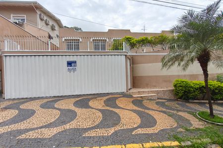 Casa para alugar com 310m², 3 quartos e 4 vagas Casa para alugar com 310m², 3 quartos e 4 vagasPLACA INSTALADA NA FACHADA