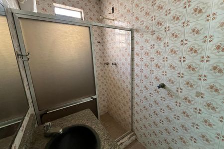 Casa à venda com 300m², 3 quartos e 5 vagasBanheiro 2