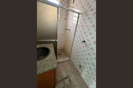 Casa à venda com 300m², 3 quartos e 5 vagasBanheiro 2