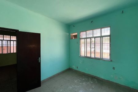 Quarto 2 de casa à venda com 3 quartos, 300m² em Cordovil, Rio de Janeiro