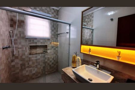 Casa à venda com 198m², 3 quartos e 6 vagas