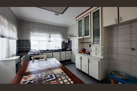Casa à venda com 198m², 3 quartos e 6 vagas