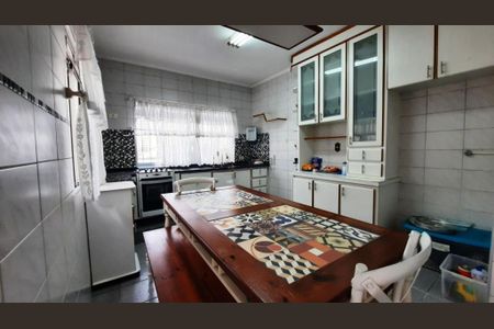 Casa à venda com 198m², 3 quartos e 6 vagas