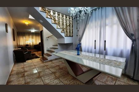 Casa à venda com 198m², 3 quartos e 6 vagas
