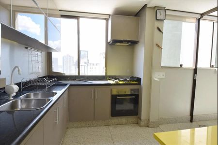 Cozinha de apartamento para alugar com 3 quartos, 95m² em São Lucas, Belo Horizonte