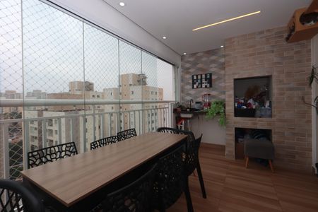 Apartamento para alugar com 65m², 2 quartos e 1 vagaVaranda