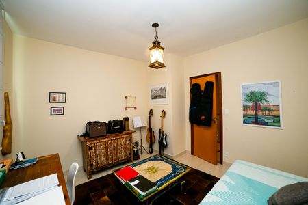 Casa de condomínio à venda com 88m², 2 quartos e 1 vagaEscritório