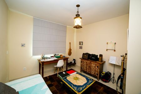 Casa de condomínio à venda com 88m², 2 quartos e 1 vagaEscritório