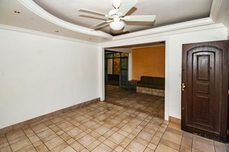 Casa para alugar com 3 quartos, 181m² em Alípio de Melo, Belo Horizonte