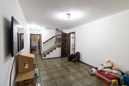 Sala de casa para alugar com 3 quartos, 184m² em Jardim Santos Dumont, São Paulo