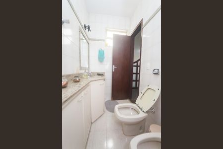 Apartamento à venda com 175m², 3 quartos e 2 vagas Apartamento à venda com 175m², 3 quartos e 2 vagasBanheiro Social 2