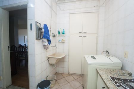 Apartamento à venda com 175m², 3 quartos e 2 vagas Apartamento à venda com 175m², 3 quartos e 2 vagasÁrea de Serviço