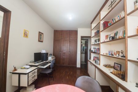 Apartamento à venda com 175m², 3 quartos e 2 vagas Apartamento à venda com 175m², 3 quartos e 2 vagasEscritório